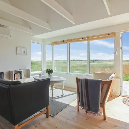 Helga - 800m From The Sea By Interhome *