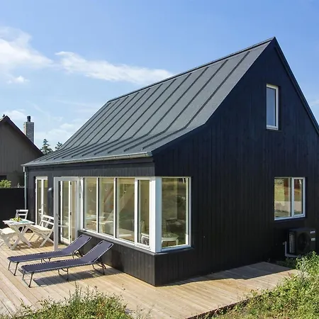 Helga - 800m From The Sea By Interhome